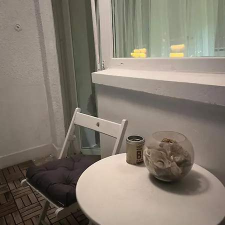 Comfortable Downtown Flat