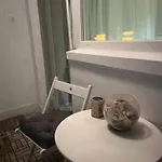 Comfortable Downtown Flat