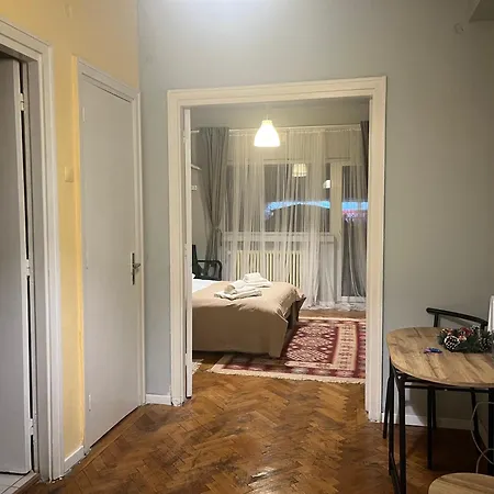 Comfortable Downtown Flat Apartman *