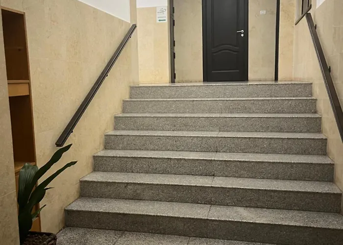 Comfortable Downtown Flat