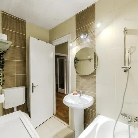 Comfortable Downtown Flat * Bukurešť